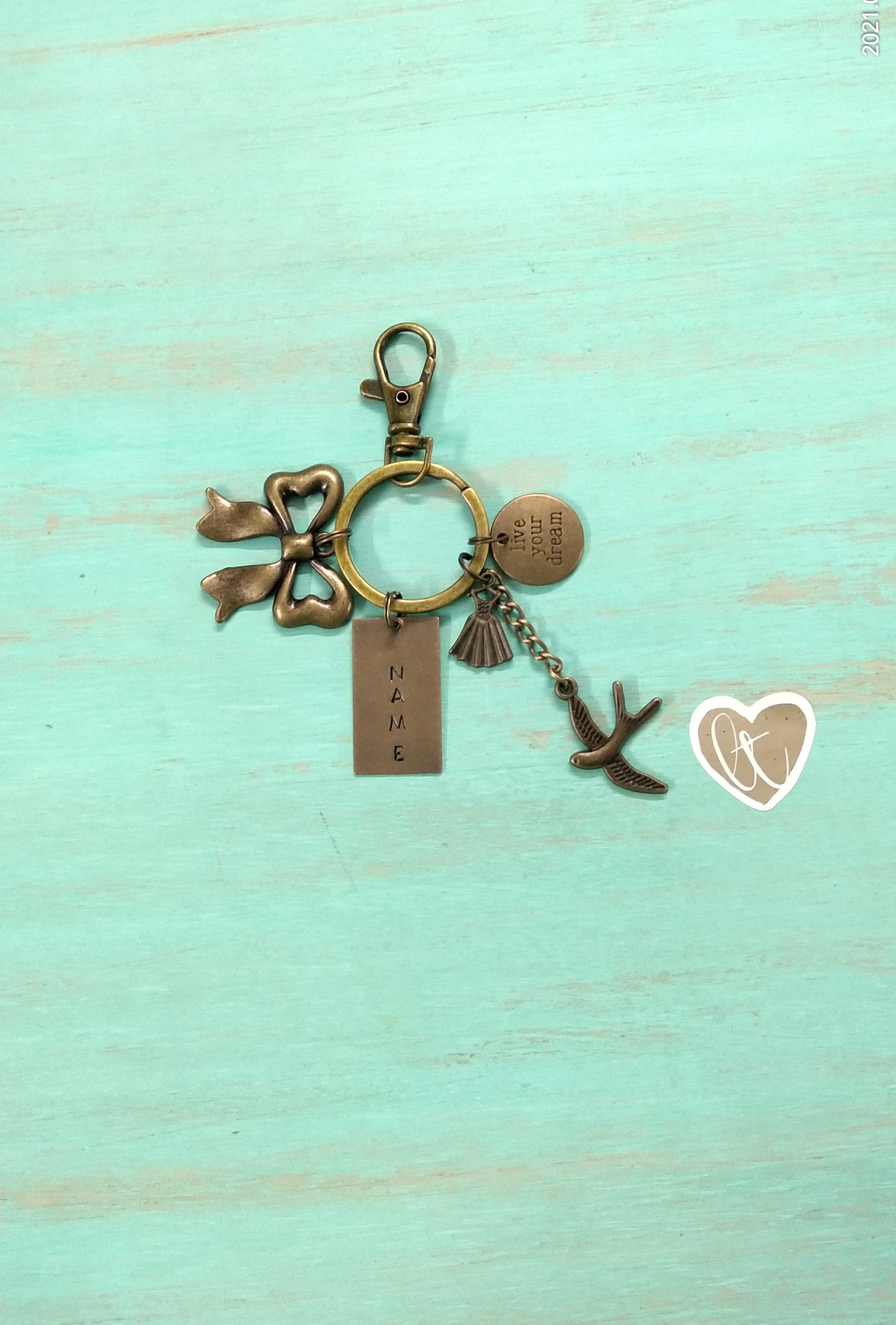 Bow personalised name keychain