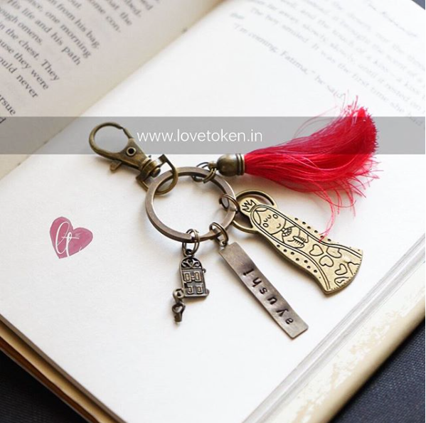 Queen of the house Keychain with name