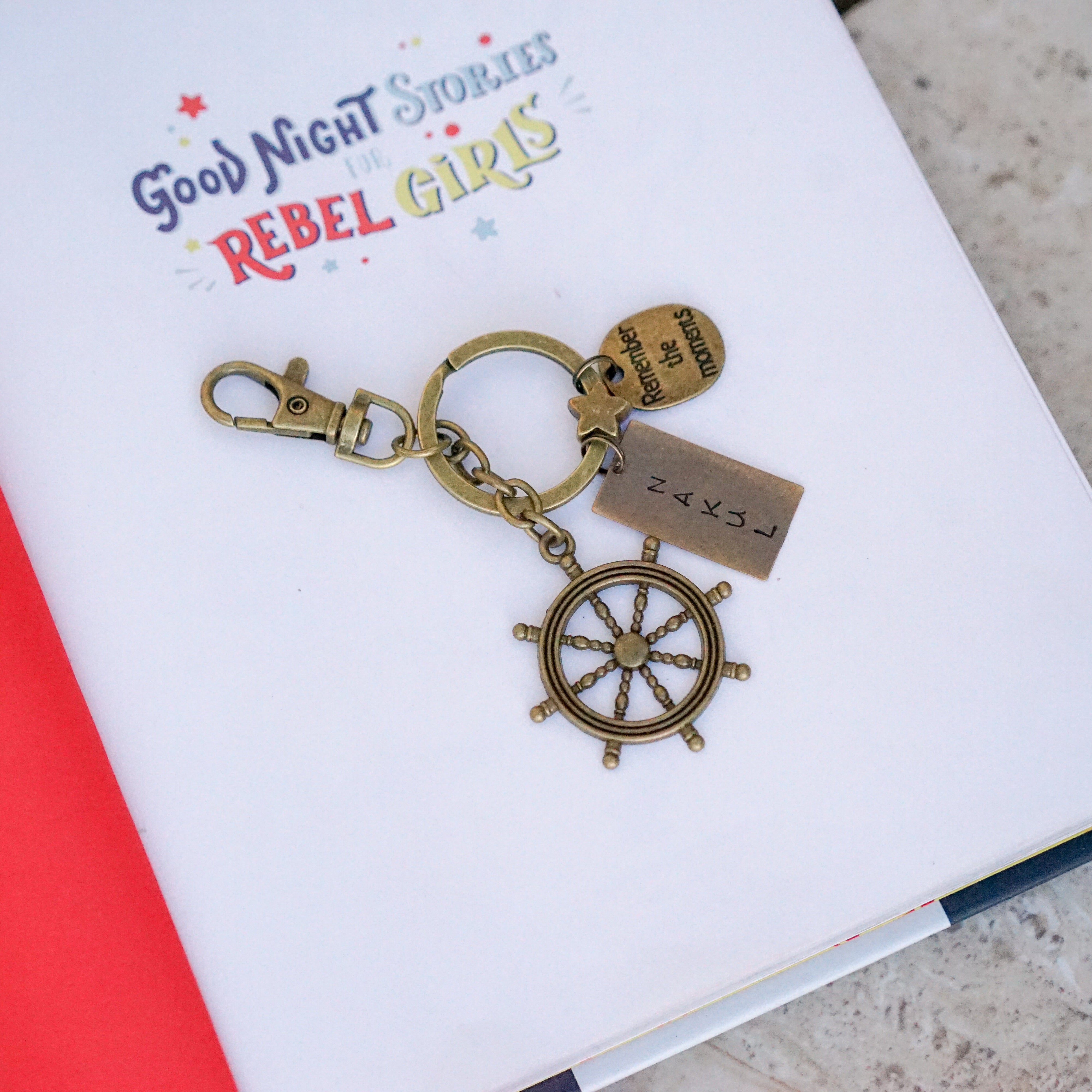 Helm / Remember the moments Personalised Keychain